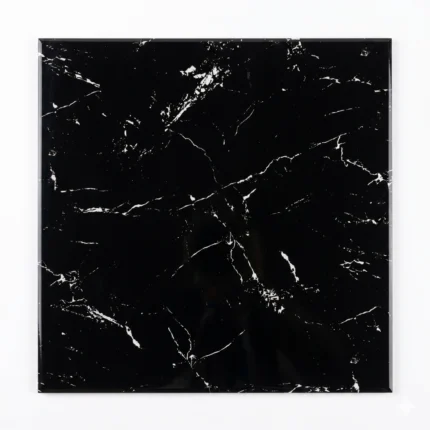 Porcelanato Vitri Reina Negro 60x60 cm brillante marmolizado con vetas blancas para pisos y paredes de tránsito medio en Perú Market Cerámico