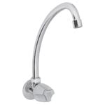 Llave Iseo de pared para cocina en bronce cromado con perilla metálica y aireador. Encuéntralo en www.marketceramico.com