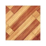 Piso Laredo Natural 45x45 cm – diseño cálido tipo parquet en tonos madera, ideal para salas y comedores. Disponible en marketceramico.com