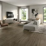 Porcelanato madera nogal 60x60 mate con microrelieve, 4 caras variadas, alto tránsito