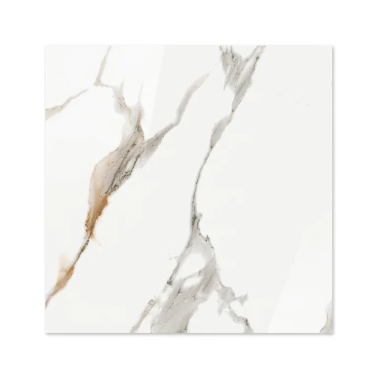 Porcelanato Vitri Calacatta Dorado 60x60 brillante con diseño mármol blanco, vetas grises y detalles dorados disponible en Market Cerámico